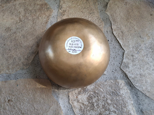 Bowl 840: 7" Vintage Himalayan Singing Bowl 220/223 HZ A3+23