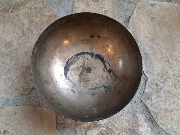 Bowl 804: 8" Antique Himalayan Singing Bowl 135/149 HZ C#3-45/D3+25