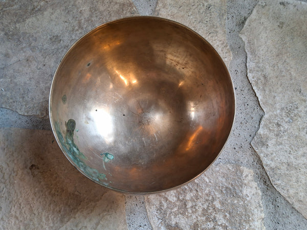 Bowl 902: 7.5" Antique Himalayan Singing Bowl 105 HZ G#2+19