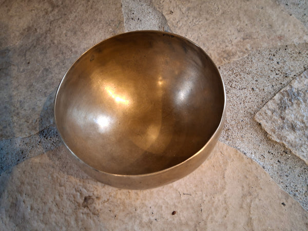 Bowl 845: 4.5" Antique Himalayan Singing Bowl 305 HZ D#4-34