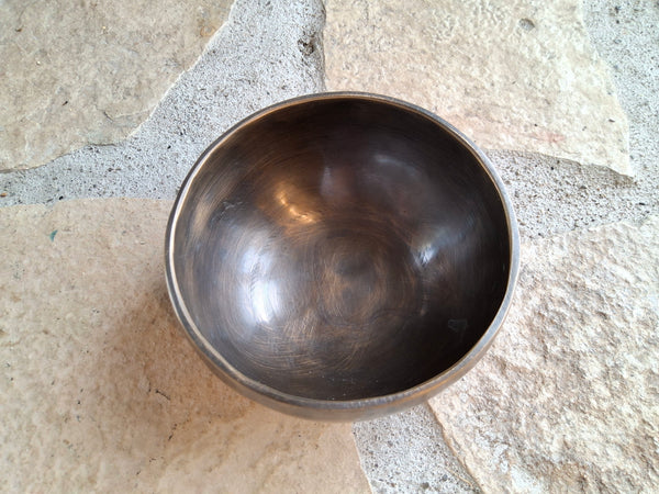 Bowl 544: 4" Himalayan Singing Bowl 633 HZ D#5+30