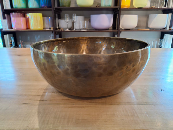 Bowl 934: 15.25" Tiger Finish Himalayan Singing Bowl 70 HZ D#2-40