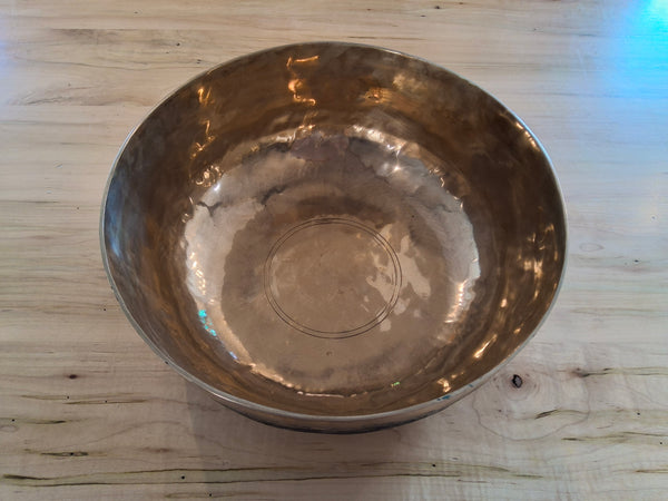 Bowl 930: 14" Ultibati Himalayan Singing Bowl 62 HZ B1+7