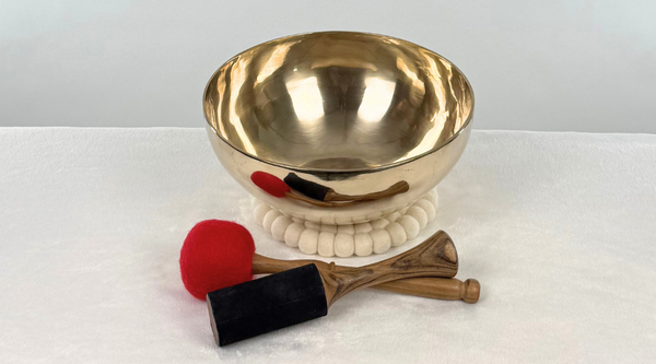 Bowl 1118: 9.5" Premium Concert Singing Bowl 111 Hz A2 +16