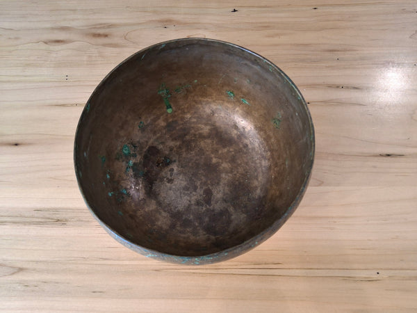 Bowl 823: 7.25" Antique Himalayan Singing Bowl 182 HZ F#3-28