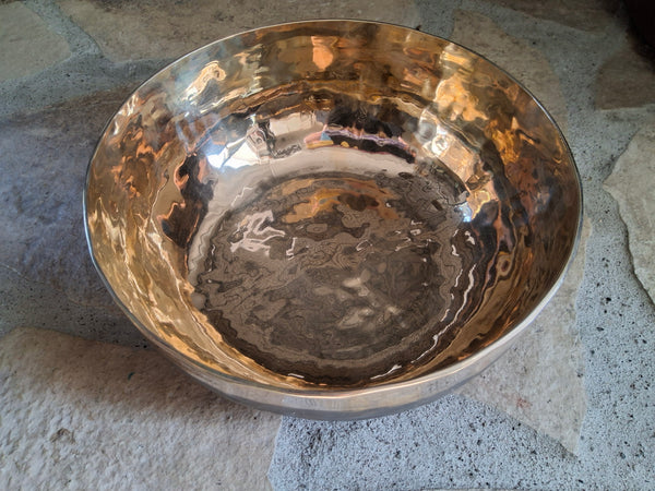 Bowl 906: 9" Ultibati Himalayan Singing Bowl 94 HZ F#2+28