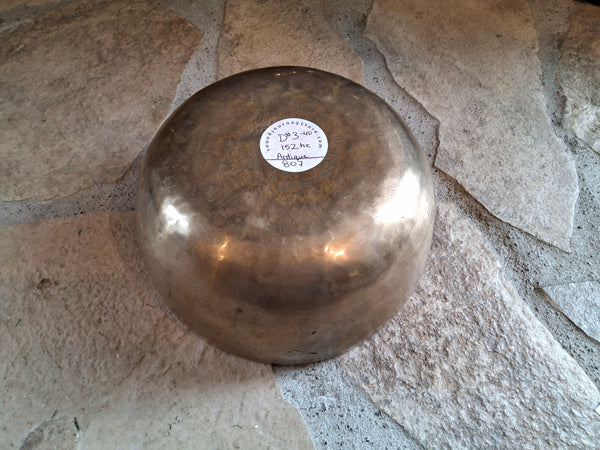 Bowl 115: 7.5" Himalayan Singing Bowl 272 HZ C#4-33