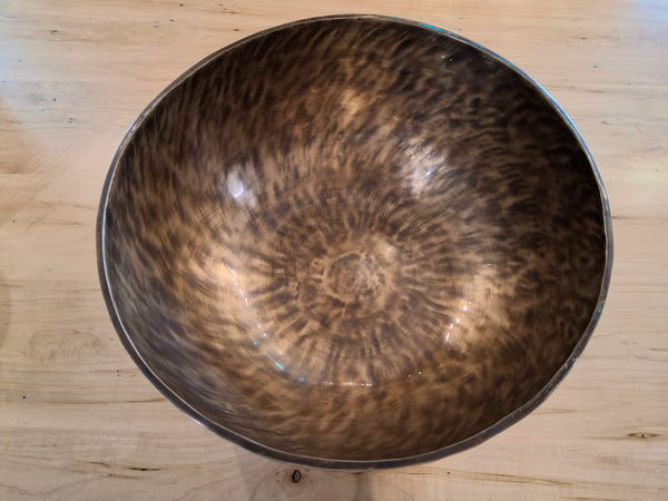 Bowl 502: 17" Tiger Finish Himalayan Singing Bowl 56 HZ A1+31
