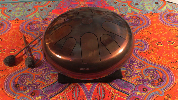 Have fun relaxing as you play this Artisan Instruments Tongue Drum in the F Japanese scale.
